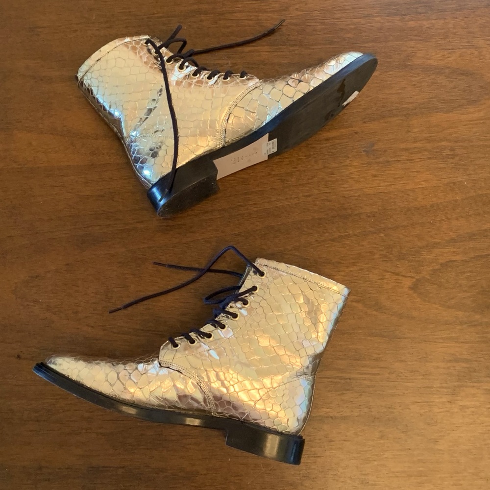 Worn once Shutz gold lace up boots